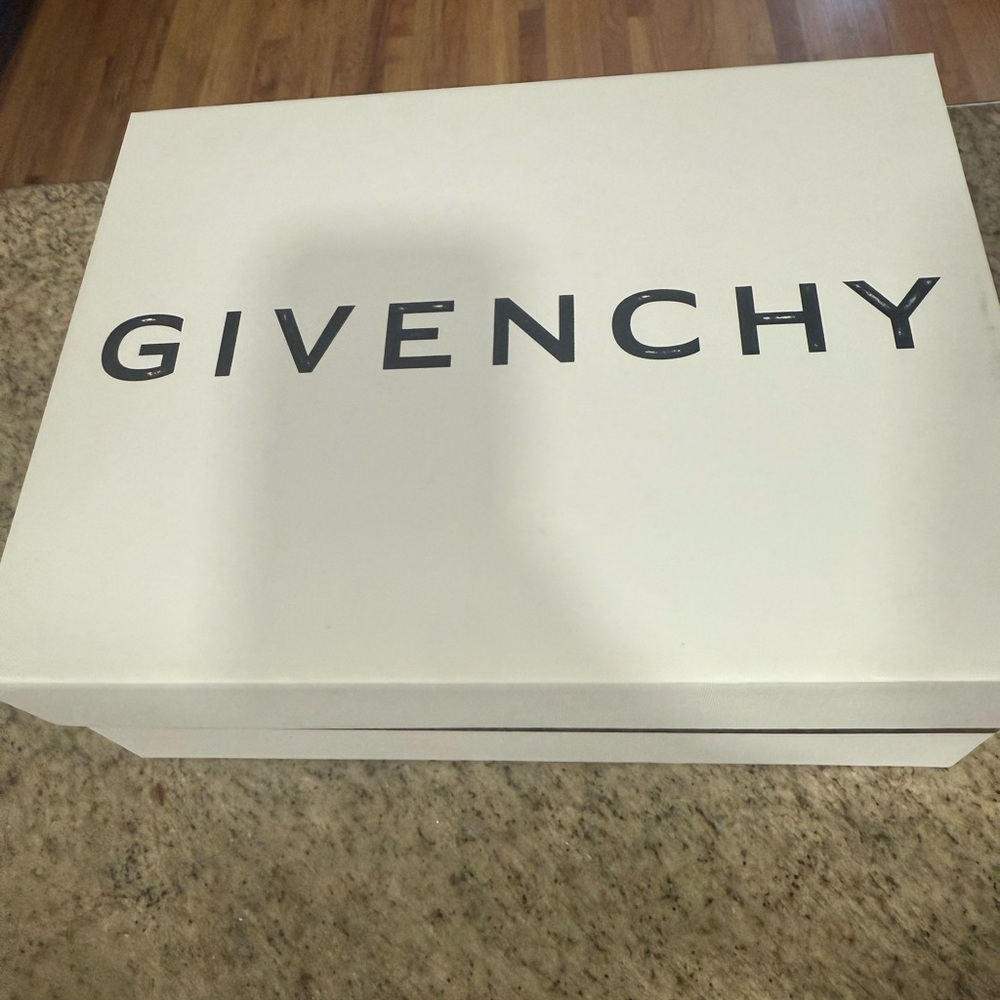 Givenchy Women’s Black Sandals - Picture 8 of 8